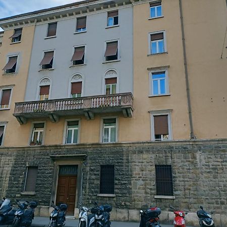 Appartamento Casa Perugino Trieste Esterno foto