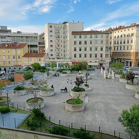 Appartamento Casa Perugino Trieste Esterno foto