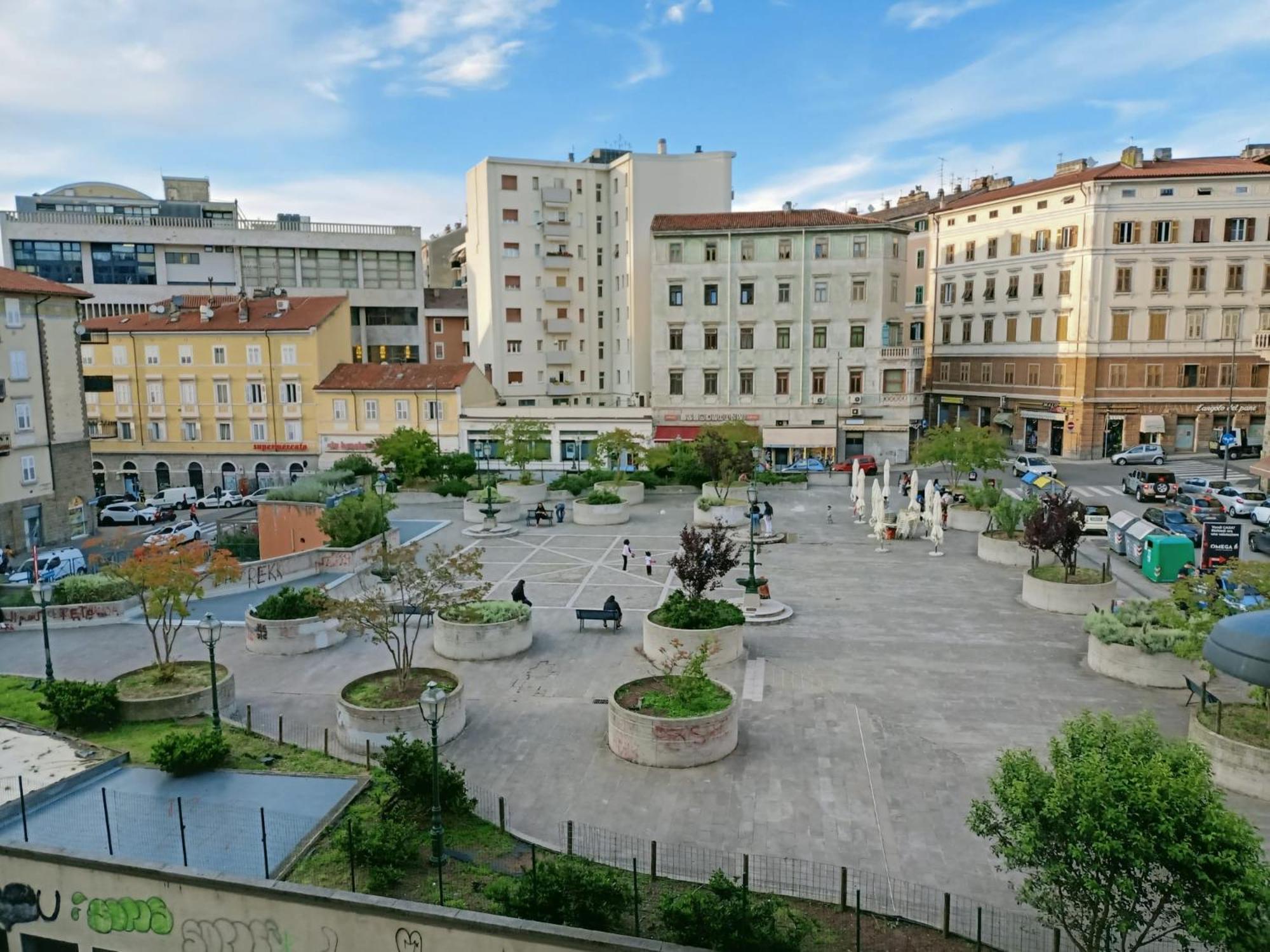 Appartamento Casa Perugino Trieste Esterno foto